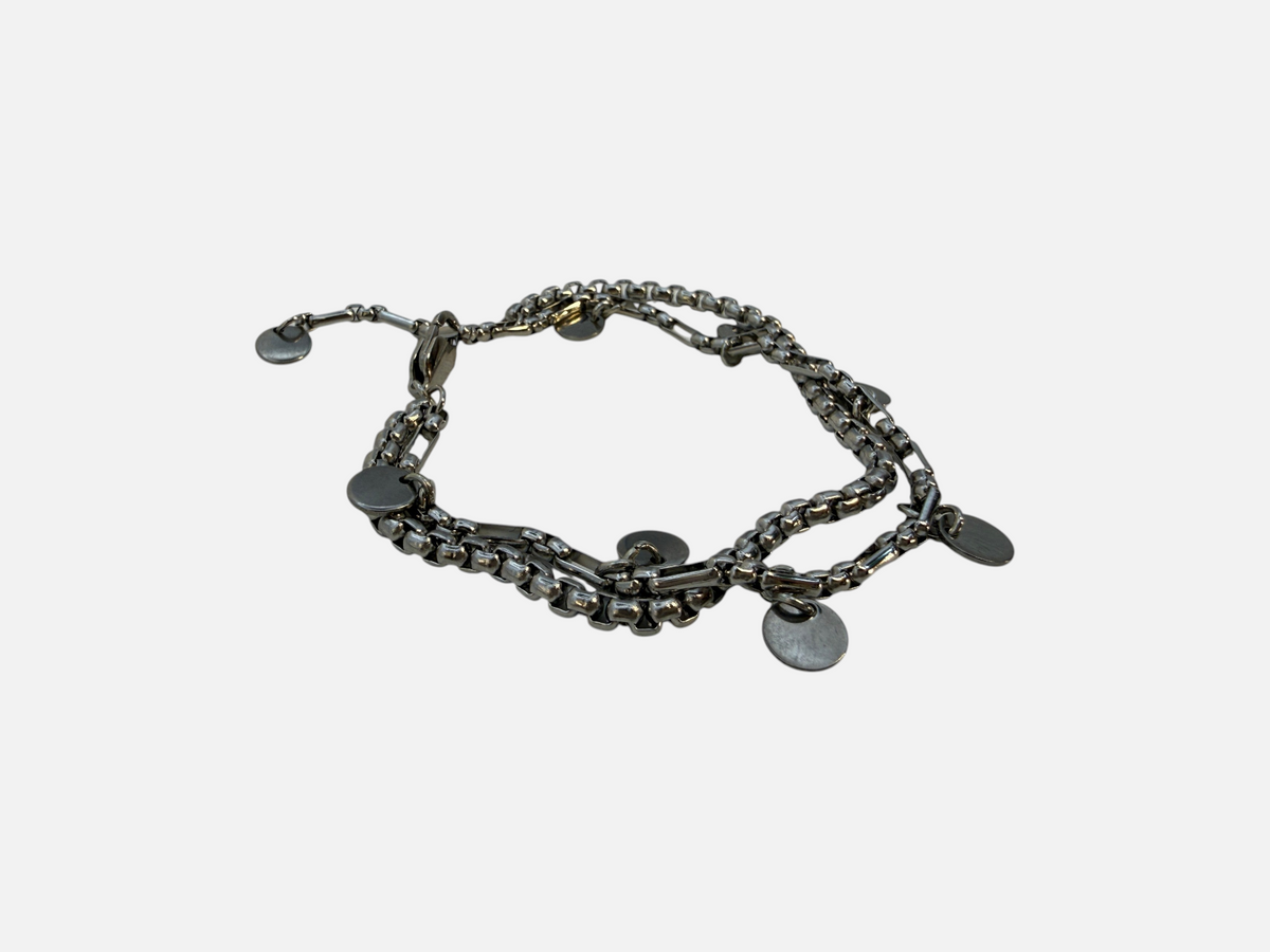 SPARQ dubbele schakelarmband in zilverkleurig metaal met minimalistische ronde bedels en een stevige sluiting.