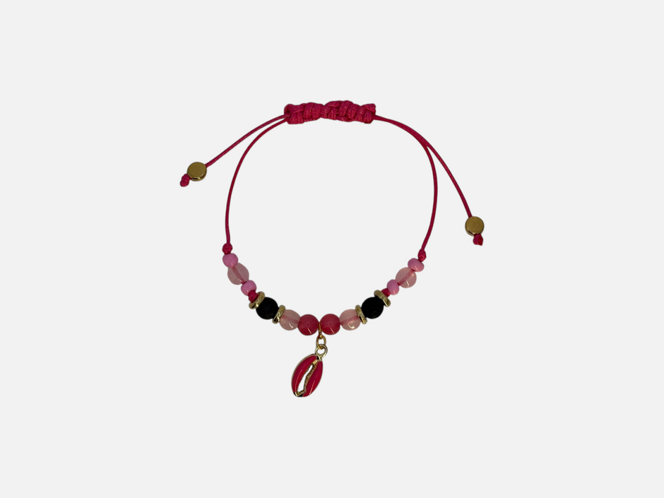 SPARQ handgemaakte kralenarmband met roze en zwarte kralen, goudkleurige accenten en een roze schelpbedel.